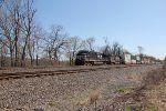NS 4871 and 9915 take train 23V through Cove PA